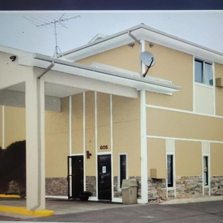 Super 8 By Wyndham Colorado Springs Peterson Space Force Cimarron Hills Exterior foto