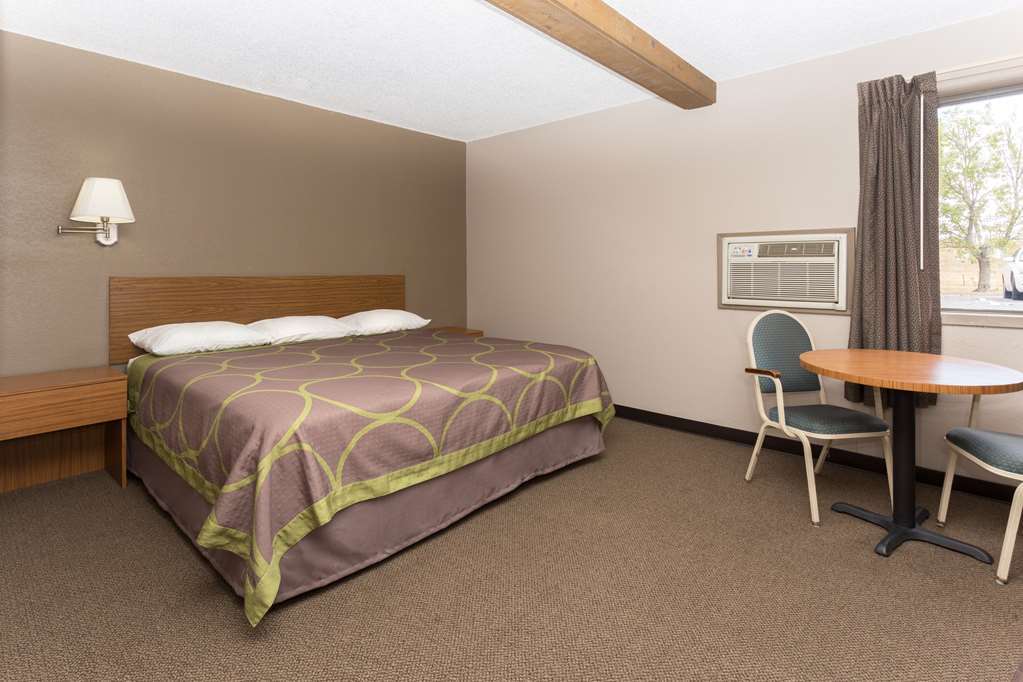 Super 8 By Wyndham Colorado Springs Peterson Space Force Cimarron Hills Habitación foto